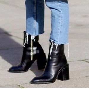 Dear Frances spirit bootie black size 7